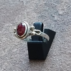 Anillo de Plata con Rubí...