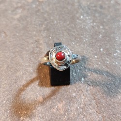Anillo de Plata con Coral