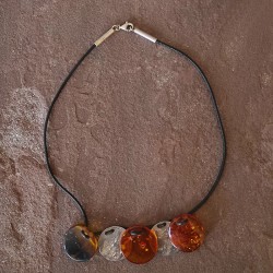 Collar de Plata con Ámbar