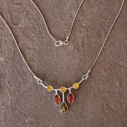 Collar de Plata con Ámbar