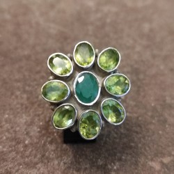 Anillo de Plata con Peridoto